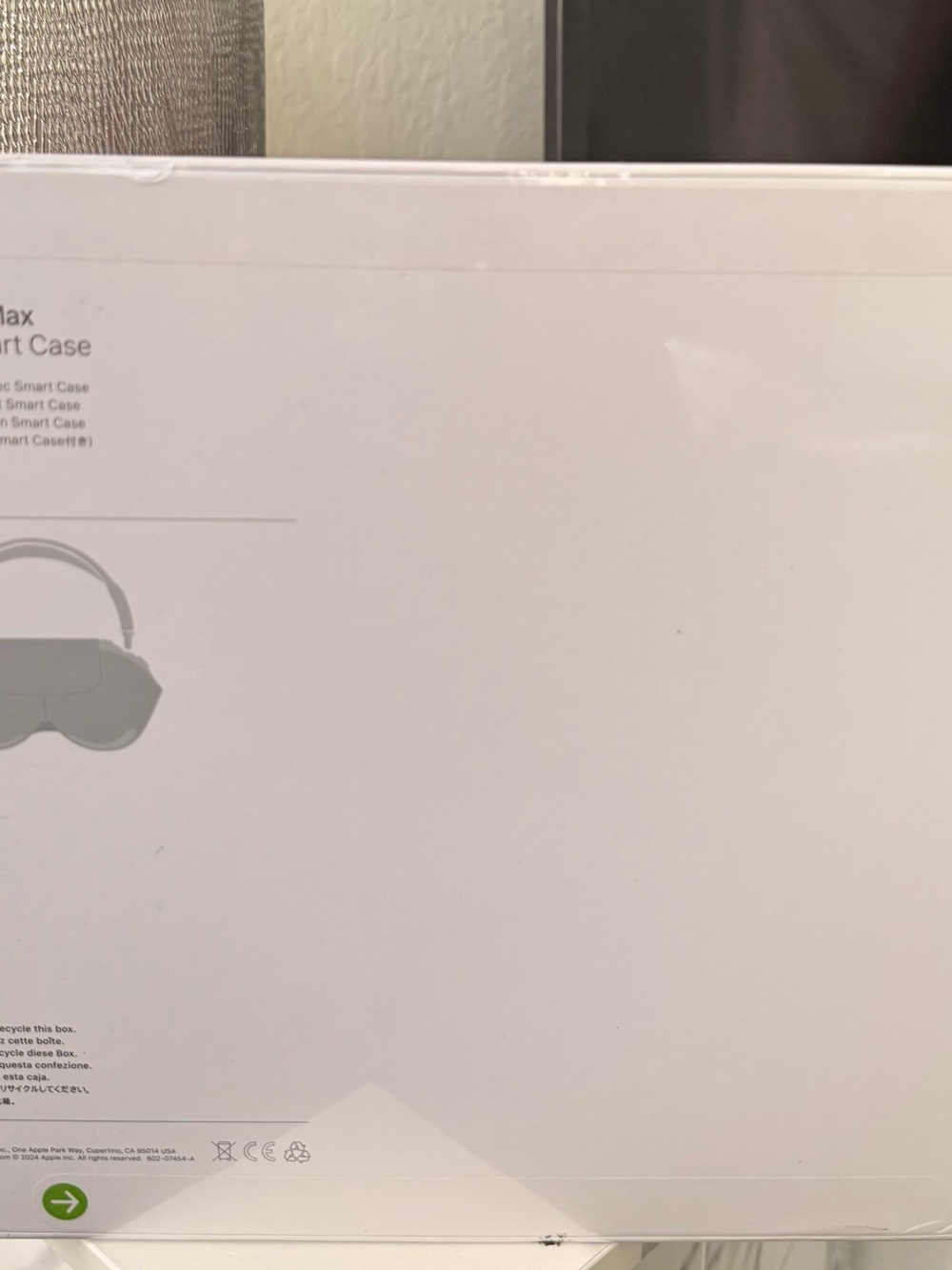 Apple AirPods Max - Silver/White Packaging - Picture 2 of 3